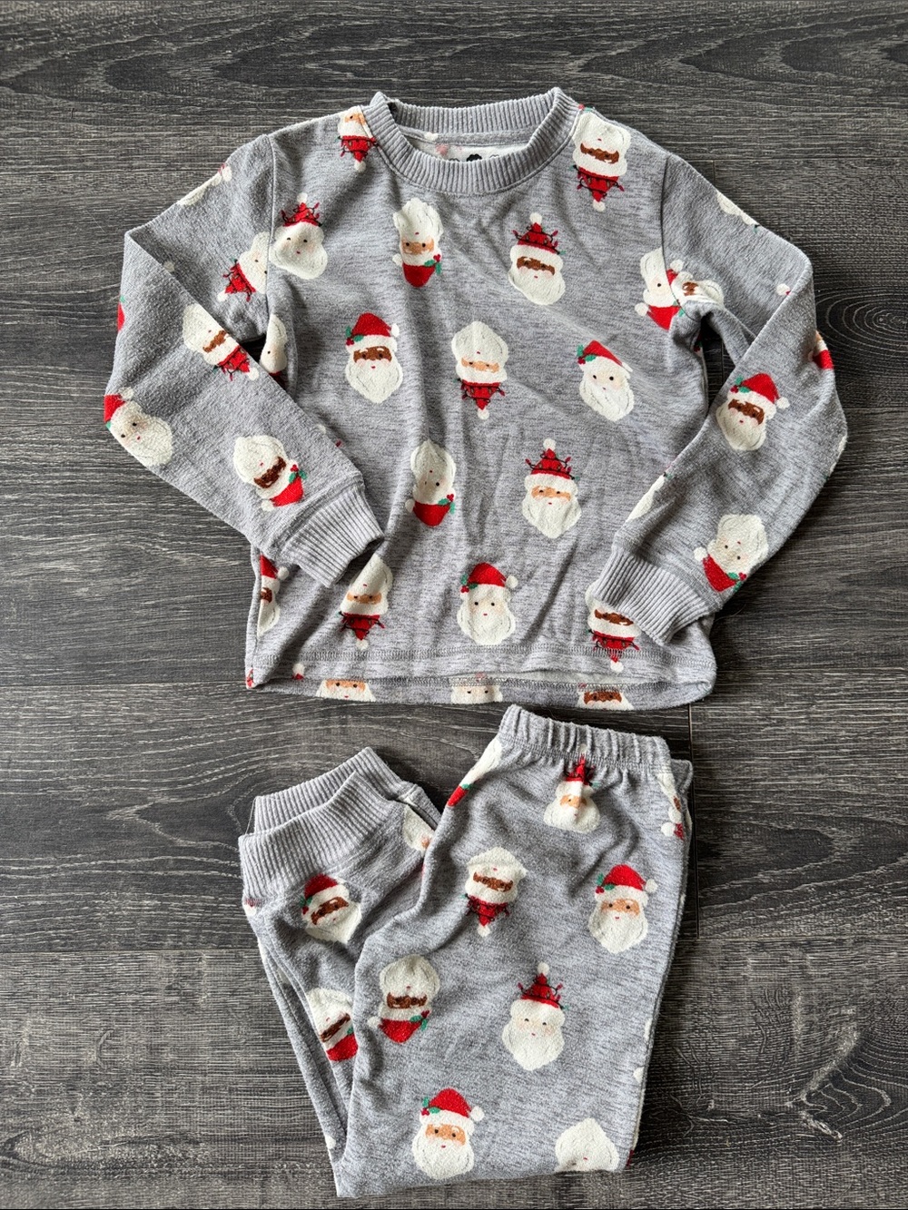 Kids Holiday Santa Print Pajama Set - Gray